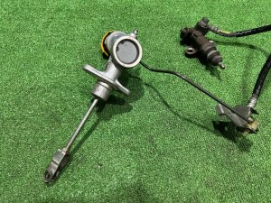 Главный цилиндр сцепления SUBARU FORESTER OEM 37230SC010 30620AA140 SH5 2007 EJ205 MT5