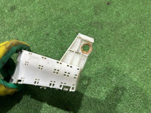 Крепление заднего бампера правое SUBARU FORESTER OEM 57707SC060 SH5 2007 GREY 61K