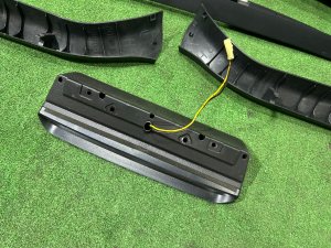 Обшивка пятой двери SUBARU FORESTER OEM 94320SC010JC 94310SC000JC SH5 2007 GREY 61K