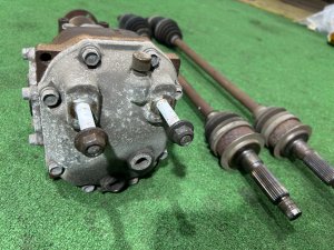 Редуктор с приводами 4.444 SUBARU FORESTER OEM 27011AB180 SH5 2007 EJ205 MT5