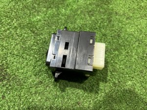 Кнопки подогрева сидений SUBARU FORESTER OEM 83245AG080 SH5 2007 EJ205 MT5