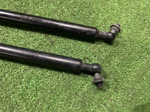 Амортизаторы капота SUBARU FORESTER OEM 57251FG010 57259FG000 SH5 2007 GREY 61K