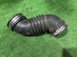 Патрубок воздуховода SUBARU FORESTER OEM 46013SC000 SH5 2007 EJ205 MT5