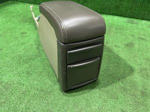 Бардачок подлокотник КОЖА SUBARU LEGACY LANCASTER OEM 92111AE010AD BHE BH9 BH5 2002 SILVER/GREY 1U2