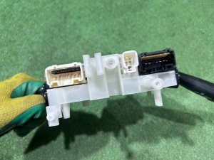 Блок подрулевых переключателей оптитрон SUBARU LEGACY LANCASTER OEM 83111AE050 83111AE030 BHE BH9 BH5 BE5 BE9 BEE 2002 EZ30 AT