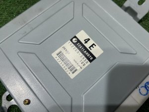Блок управления двигателя SUBARU LEGACY LANCASTER OEM 22611AG782 BHE 2002 EZ30 AT