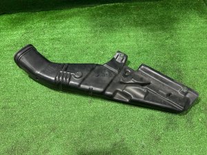 Воздухозаборник SUBARU LEGACY LANCASTER OEM 46012AE100 BHE 2002 EZ30 AT