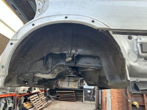 Задняя часть Rear Cut SUBARU LEGACY LANCASTER OEM 51410AE160 51410AE170 52122AE100 BHE 2002 SILVER/GREY 1U2