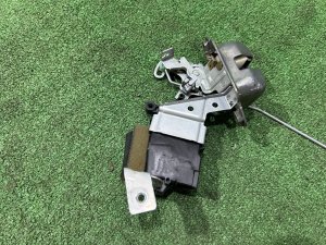 Замок пятой двери SUBARU LEGACY LANCASTER OEM 63032AE020 BH9 2002 SILVER/GREY 1U2