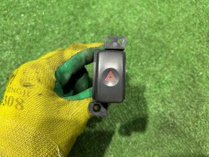 Кнопка аварийной остановки SUBARU LEGACY LANCASTER OEM 83037AE000 BH9 2002 EZ30 AT