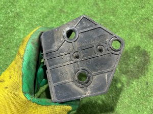 Крепление заднего бампера правое SUBARU LEGACY LANCASTER OEM 57707AE060 BHE BH9 2002 SILVER/GREY 1U2