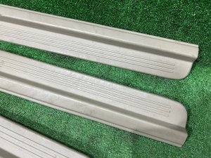 Накладки на пороги SUBARU LEGACY LANCASTER OEM 94060AE000GE 94060AE010GE 94061AE000GE 94061AE010GE BHE BH9 BH5 2002 SILVER/GREY 1U2