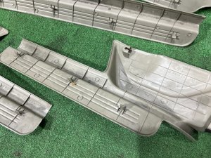 Накладки на пороги SUBARU LEGACY LANCASTER OEM 94060AE000GE 94060AE010GE 94061AE000GE 94061AE010GE BHE BH9 BH5 2002 SILVER/GREY 1U2