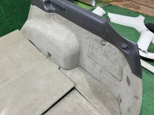 Обшивка багажника SUBARU LEGACY LANCASTER OEM 94047AE020AD 94047AE030AD 95066AE030GG 95066AE020GG BHE BH9 2002 SILVER/GREY 1U2