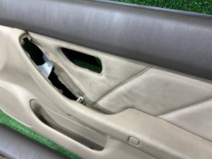 Обшивка дверей SUBARU LEGACY LANCASTER OEM 94210AE600AD 94210AE610AD 94220AE420AD 94220AE430AD BHE BH9 BH5 2002 SILVER/GREY 1U2