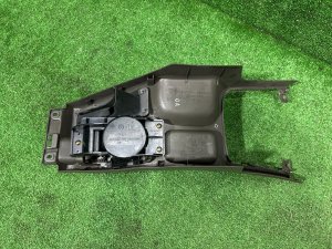 Подстаканник SUBARU LEGACY LANCASTER OEM 92132AE000DG 66150AE020DG BHE BH9 BH5 2002 SILVER/GREY 1U2