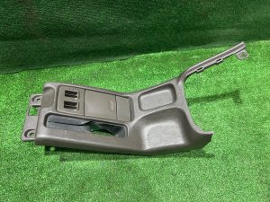 Подстаканник 92132AE000DG 66150AE020DG SUBARU LEGACY LANCASTER
