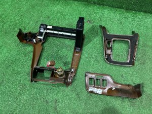 Рамка магнитофона SUBARU LEGACY LANCASTER OEM 66060AE330, 66050AE260 BHE 2002 SILVER/GREY 1U2