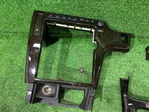 Рамка магнитофона SUBARU LEGACY LANCASTER OEM 66060AE330, 66050AE260 BHE 2002 SILVER/GREY 1U2