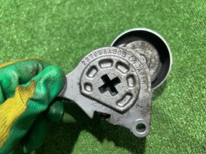 Ролик натяжной плюс ремень SUBARU LEGACY LANCASTER BHE 2002 EZ30 AT