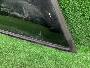 Стекло багажника левое целый молдинг SUBARU LEGACY LANCASTER OEM 65210AE260NB BHE BH9 BH5 2002