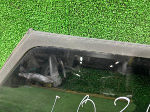 Стекло багажника правое целый молдинг SUBARU LEGACY LANCASTER OEM 65210AE250NB BHE 2002