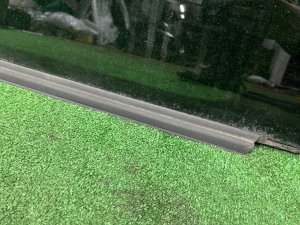 Стекло багажника правое целый молдинг SUBARU LEGACY LANCASTER OEM 65210AE250NB BHE 2002