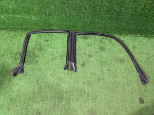 Уплотнитель дверей правый 63521AE020 SUBARU LEGACY LANCASTER