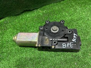 Моторчик люка SUBARU OUTBACK OEM 65450AG000 BPE 2004 EZ30