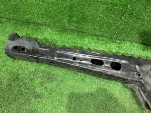 Балка передняя маленькая TOYOTA PRIUS OEM 5710447020 ZVW30 2012 2ZRFXE