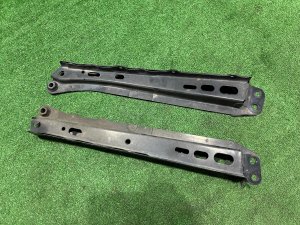 Балка передняя Правая и левая TOYOTA PRIUS OEM 5110712010 5110812010 ZVW30 2012 2ZRFXE