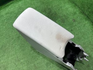 Бардачок подлокотник TOYOTA PRIUS OEM 58901-47190-G2 ZVW30 2012 SILVER 1F7