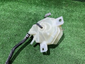 Бачок для тормозной жидкости TOYOTA PRIUS OEM 4722047050 ZVW30 2012 2ZRFXE