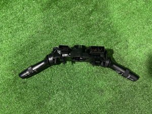 Блок подрулевых переключателей TOYOTA PRIUS OEM 8414012570 ZVW30 2012 2ZRFXE
