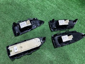 Блок управления стеклоподъемниками TOYOTA PRIUS OEM 8404033080 ZVW30 2012 2ZRFXE