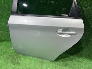 Дверь задняя левая TOYOTA PRIUS ZVW30 2012 SILVER 1F7
