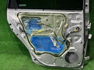 Дверь задняя левая TOYOTA PRIUS ZVW30 2012 SILVER 1F7