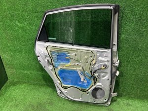 Дверь задняя левая TOYOTA PRIUS ZVW30 2012 SILVER 1F7