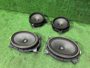 Динамики TOYOTA PRIUS OEM 8616047070 ZVW30 2012