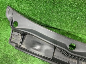 Жабо TOYOTA PRIUS OEM 5570847101 ZVW30 2012
