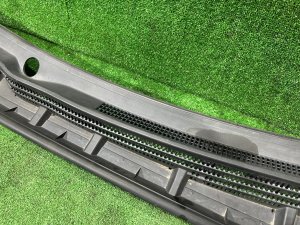 Жабо TOYOTA PRIUS OEM 5570847101 ZVW30 2012