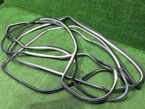 Уплотнители дверей TOYOTA PRIUS OEM 67861-47030 67862-47030 67871-47030 67872-47030 ZVW30 2012 SILVER 1F7