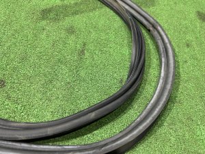 Уплотнитель багажника TOYOTA PRIUS OEM 67881-47022 ZVW30 2012 SILVER 1F7