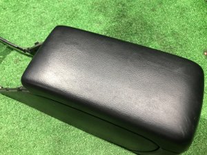 Бардачок подлокотник SUBARU LEGACY OEM 92111AE010ML BH5 2000 BLEU 95H