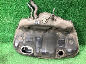 Бензобак SUBARU LEGACY OEM 42012AE010 BH5 2000 EJ206 AT