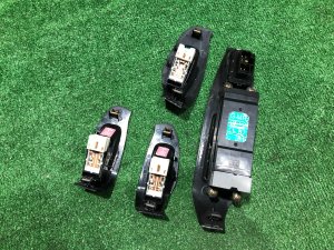 Блок управления стеклоподъемниками черный SUBARU LEGACY OEM 83071AE060 83071AE040 BH5 2000 EJ206 AT