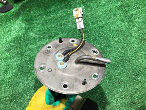 Датчик уровня топлива SUBARU LEGACY OEM 42081AE010 BH5 2000 EJ206 AT