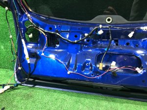 Дверь пятая SUBARU LEGACY OEM 60800AE060 BH5 2000 BLEU 95H