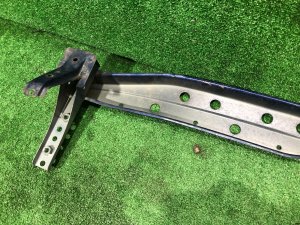 Жесткость бампера задняя SUBARU LEGACY OEM 57711AE040 BH5 2000 BLEU 95H