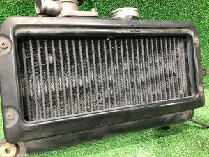 Интеркулер SUBARU LEGACY OEM 21819AA020 BH5 2000 EJ206 AT